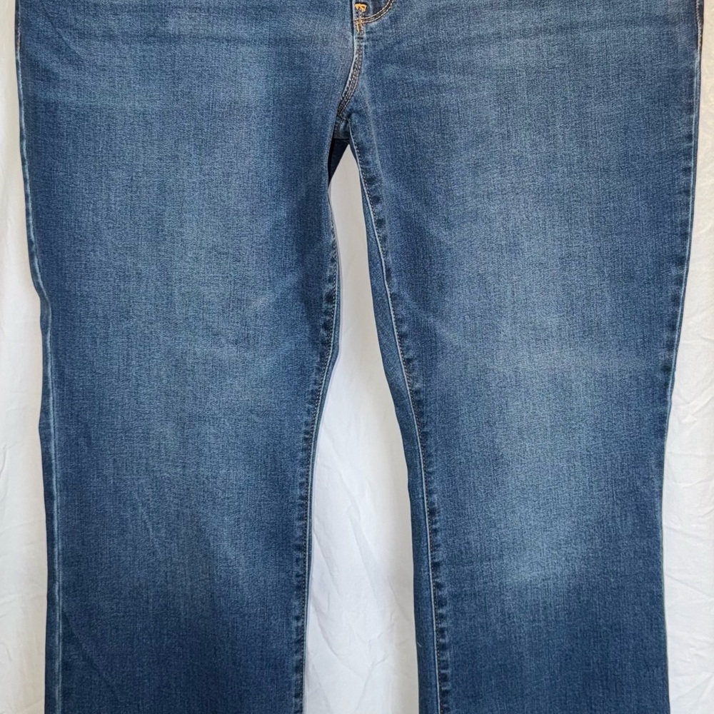 Women’s plus size 24 Old Navy Mid-Rise Kicker Boot-cut jeans NEW W TAG